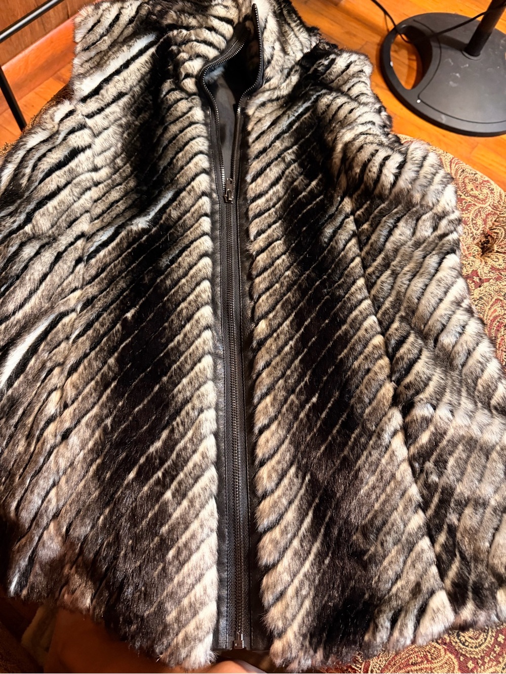 KEREN hart Black and White Faux Fur Zip Vest